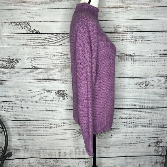 Zesica Small Purple Sweater - Picture 2 of 4